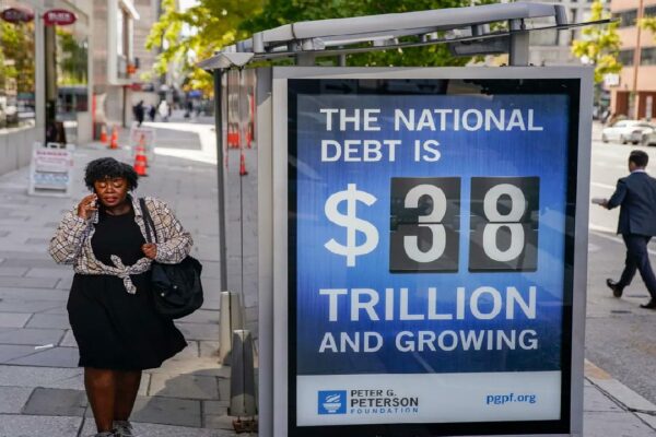 Digital counter displaying rising US national debt
